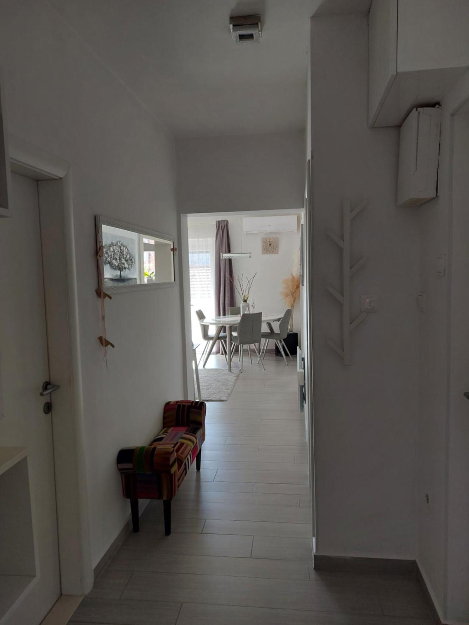 Apartman Nora Jelsa  Extérieur photo